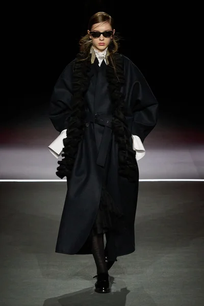 Look 17